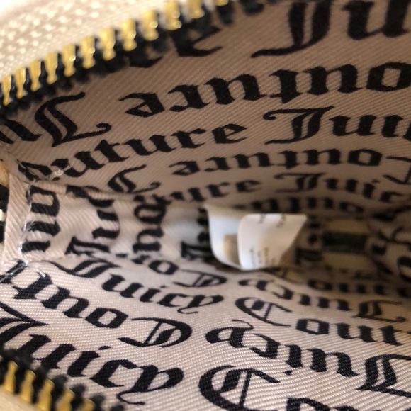 Juicy Couture Retro Vibe Liquorice & Angel Heart Zip Around Wristlet NWT - Picture 11 of 15